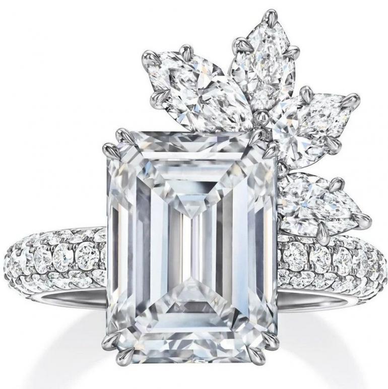 Brilliant emerald cut yellow diamond platinum engagement ring by Harry  Winston