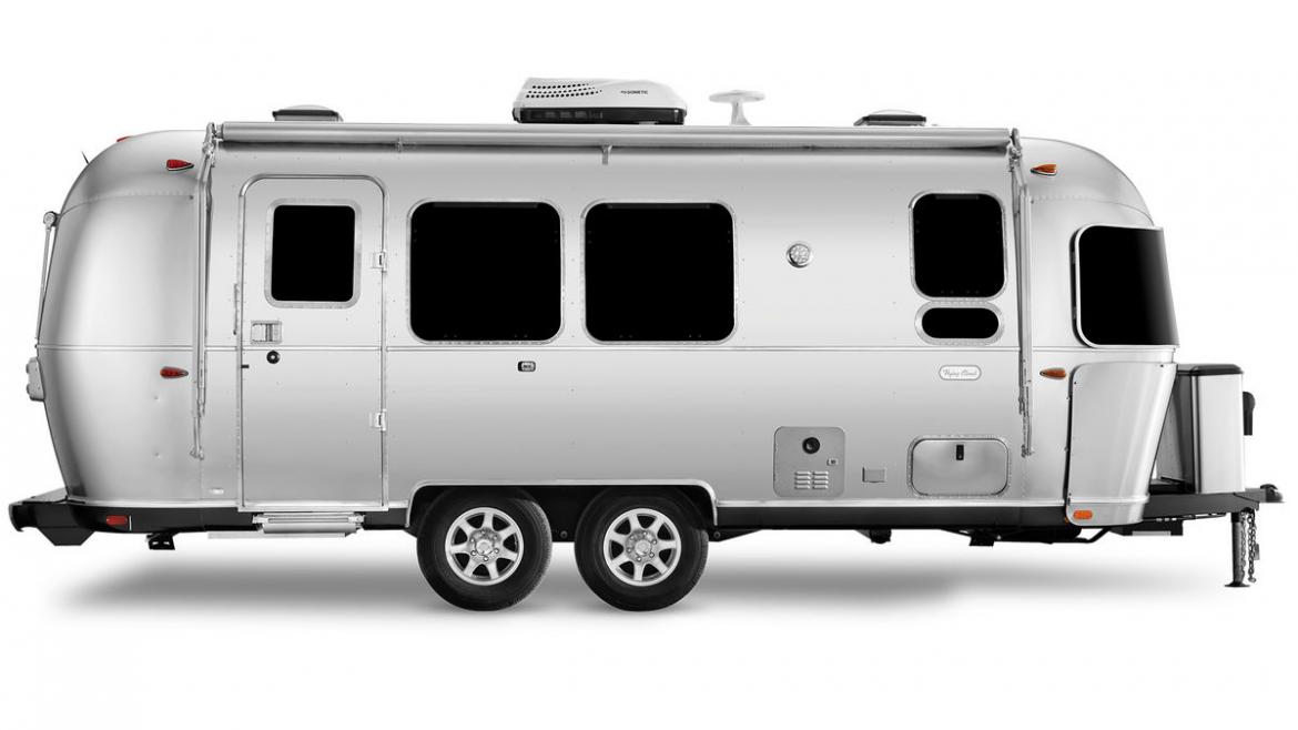 Take A Look Inside Airstream’s Flying Cloud Travel Trailer That Lets You Enjoy The Beautiful
