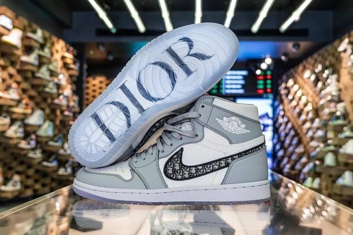 Dior x Nike Air Jordan 1 sneakers 