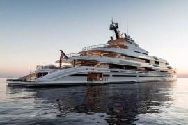 bezos billion dollar yacht