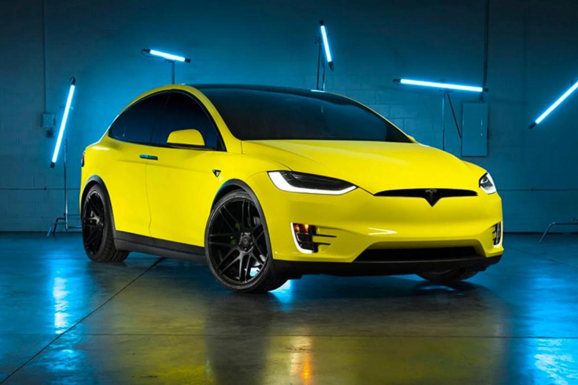 After finally realising that its colors are boring Tesla has launched a