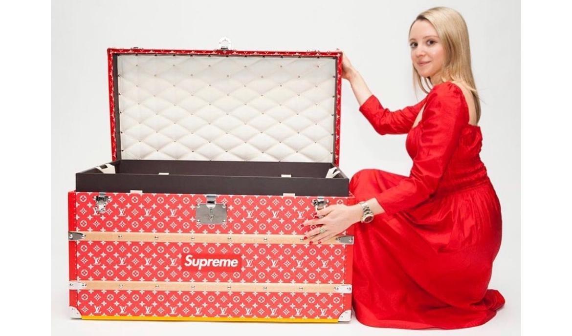 A model and her Louis Vuitton bag - Could this be the weirdest sponsored  Instagram post ever? - Luxurylaunches