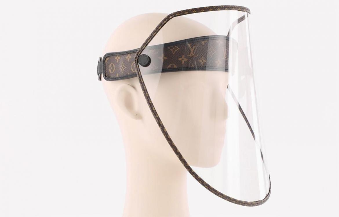 olifant mot Waarneembaar The ultimate accessory for jetsetters - The Louis Vuitton face shield  ensures you stay safe and fashionable! - Luxurylaunches