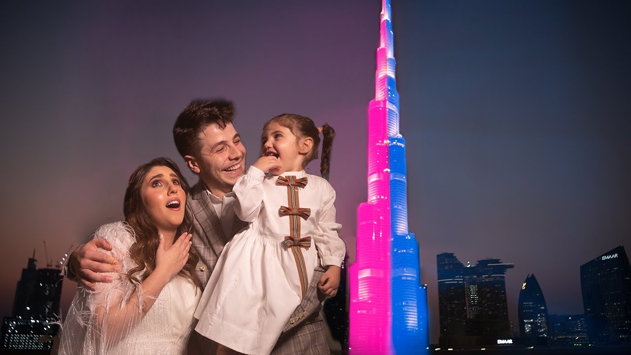 video-in-true-dubai-style-a-social-media-influencer-couple-projected