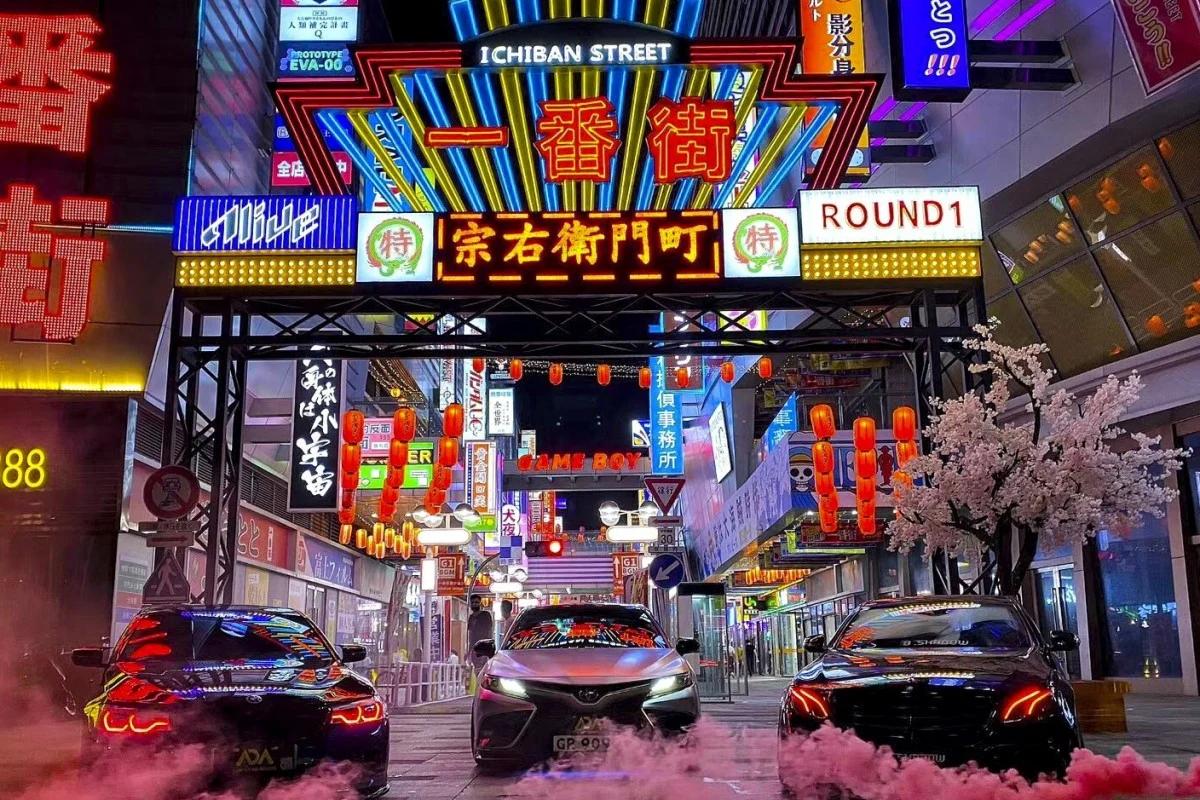 Bright Neon Lights Road Signs Bus Stop And More China Has Blatantly Recreated Entire Japanese Shopping Streets And The Locals Are Loving It Luxurylaunches