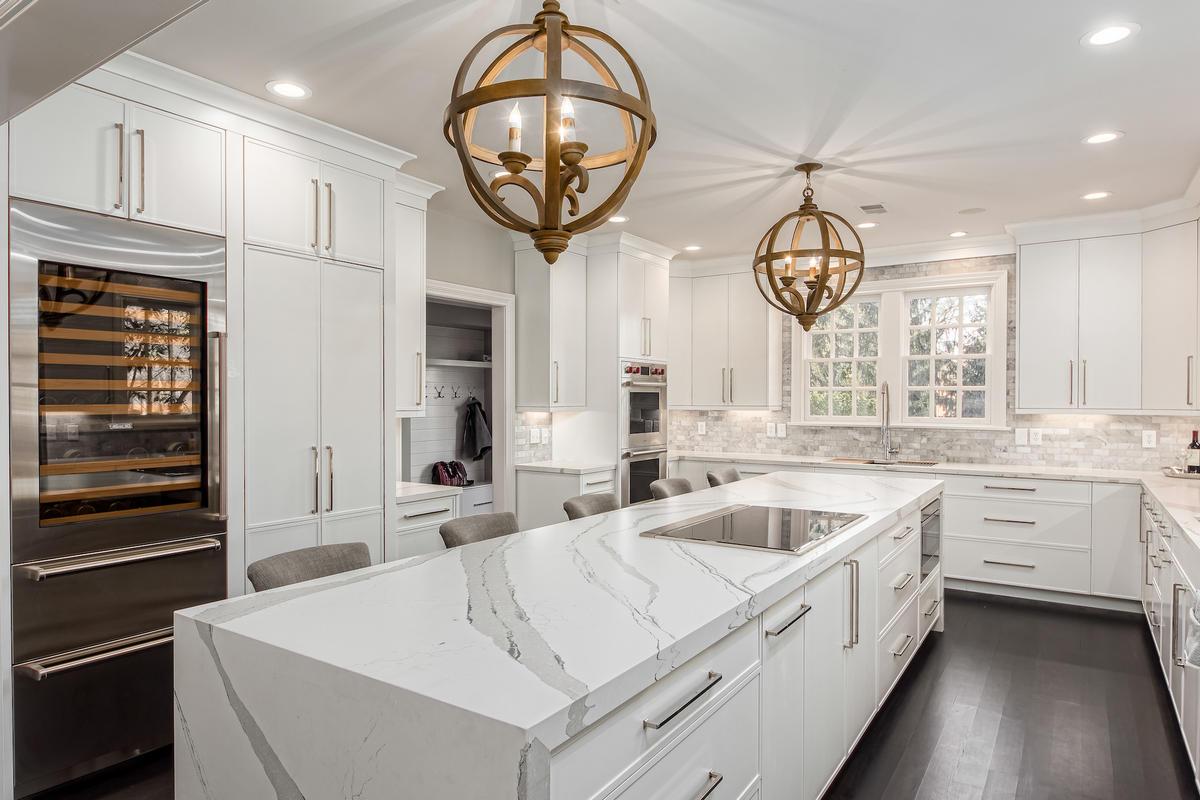 Kitchens With 10 Foot Ceilings / Pendant above island with 8 foot