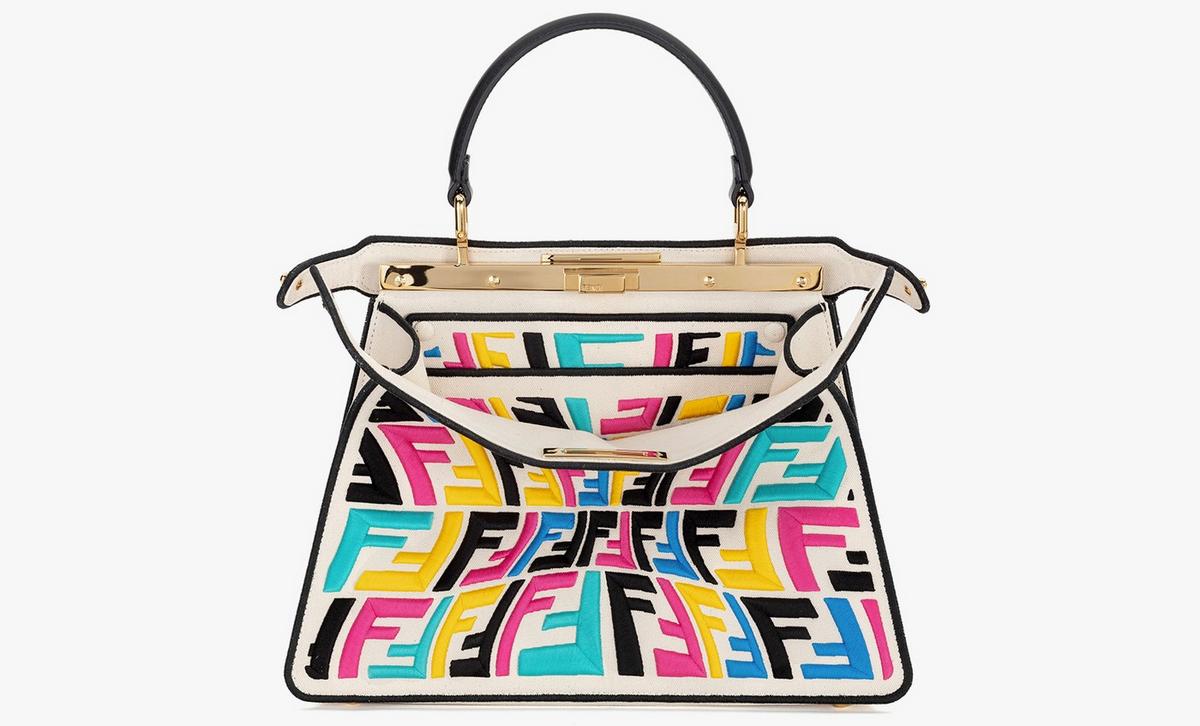 Udgangspunktet Vej offentlig Fendi collaborates with artist Sarah Coleman on a glow-in-the-dark peekaboo  bag collection for 2020 Design Miami - Luxurylaunches