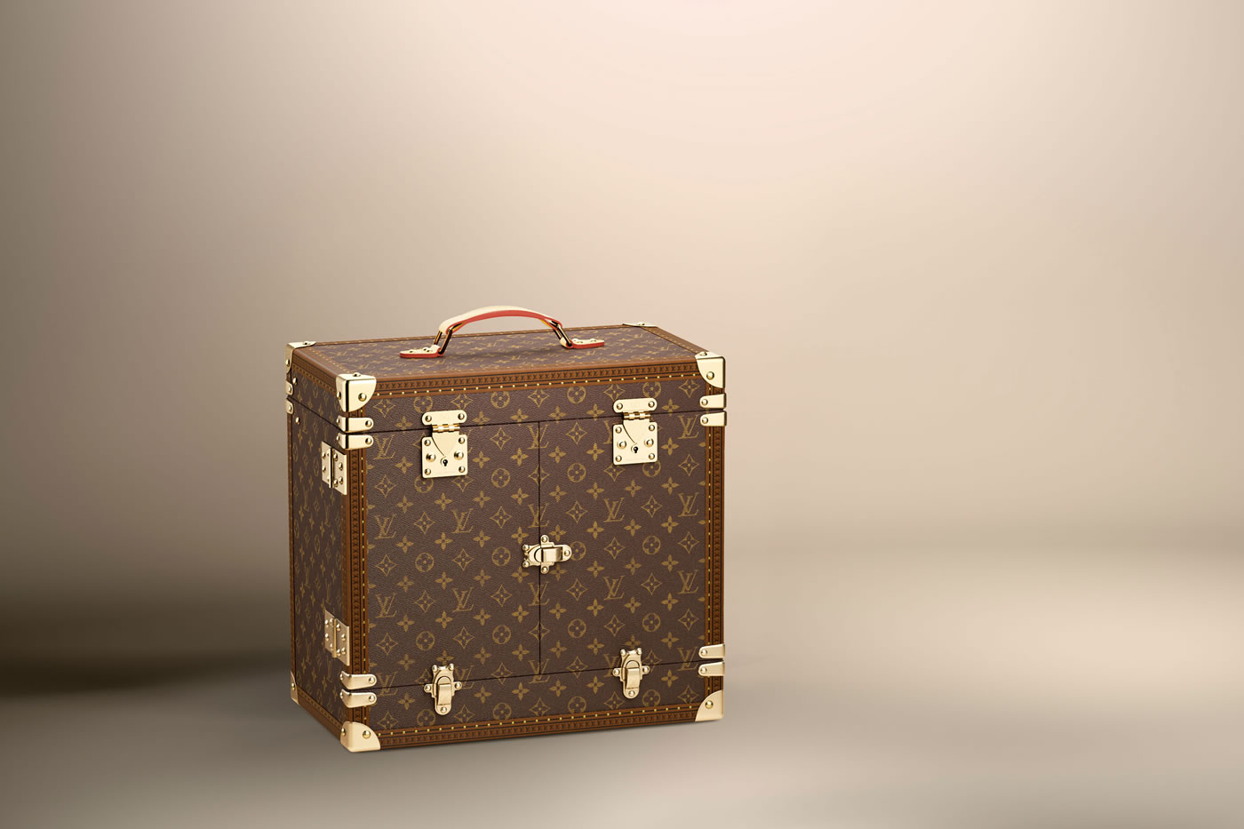Would you pay $60,000 for custom made Louis Vuitton trunk carrying