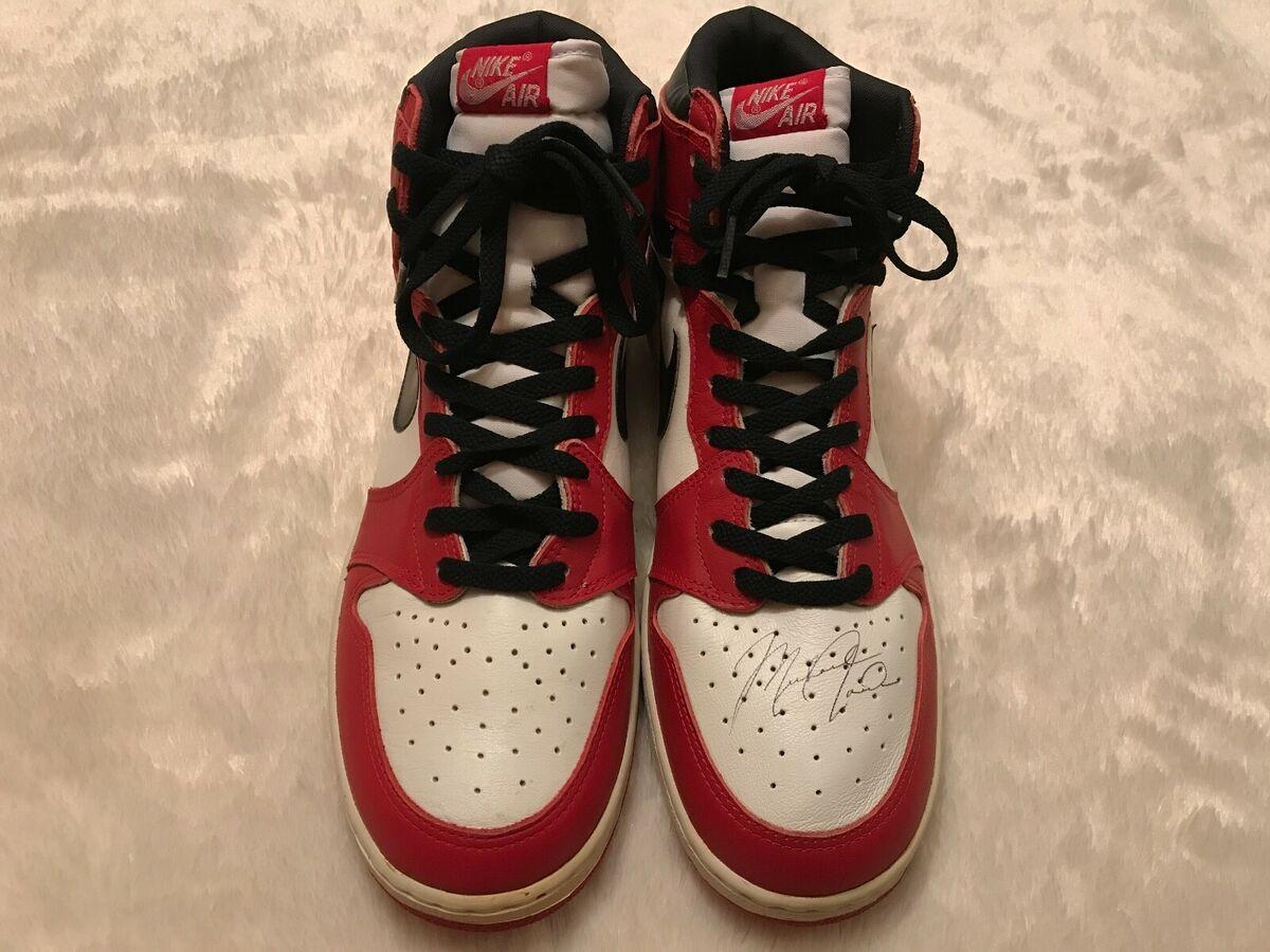 An ultra rare pair of 1985 Jordan 1s, signed by Michael Jordan himself ...