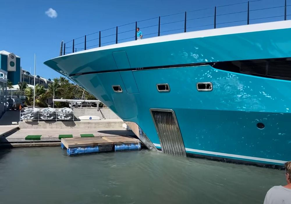 yacht crash video