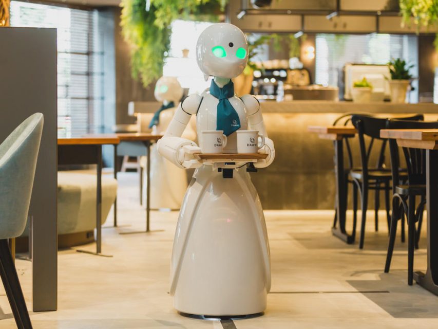 Cafe Staffed By Robots 3 853x640 