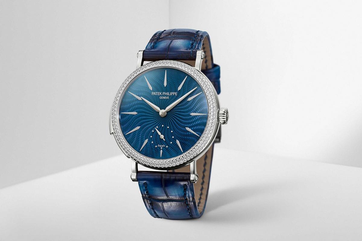 Patek Philippe?s Ladies? Minute Repeater 7040/250G comes with a stunning blue translucent enamel dial