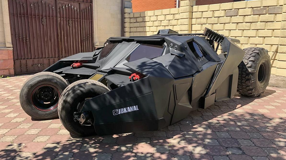 På forhånd vækstdvale montering 3 years in the making - This impressive 'Tumbler' Batmobile replica from  Kazakhstan is on sale for $1 million - Luxurylaunches