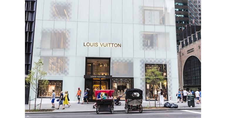 Louis Vuitton has created 12-story tall Christmas tree illusion on