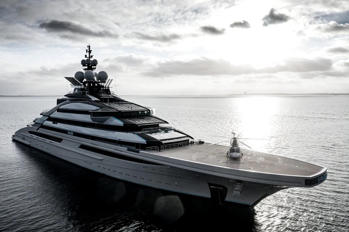 most expensive yacht russian billionaire