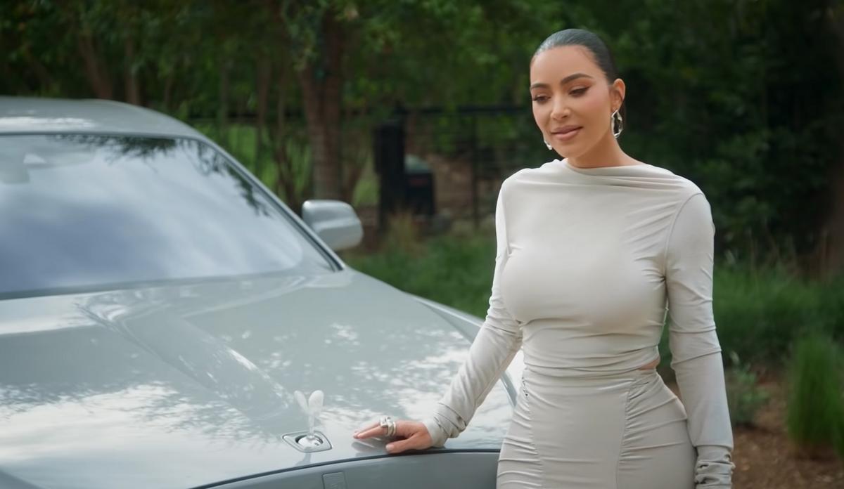 She loves her Maybach over her Rolls Royce - Kim Kardashian gives a tour of her  favorite cars that are all decked out in matte-gray to match her California  mansion - Luxurylaunches