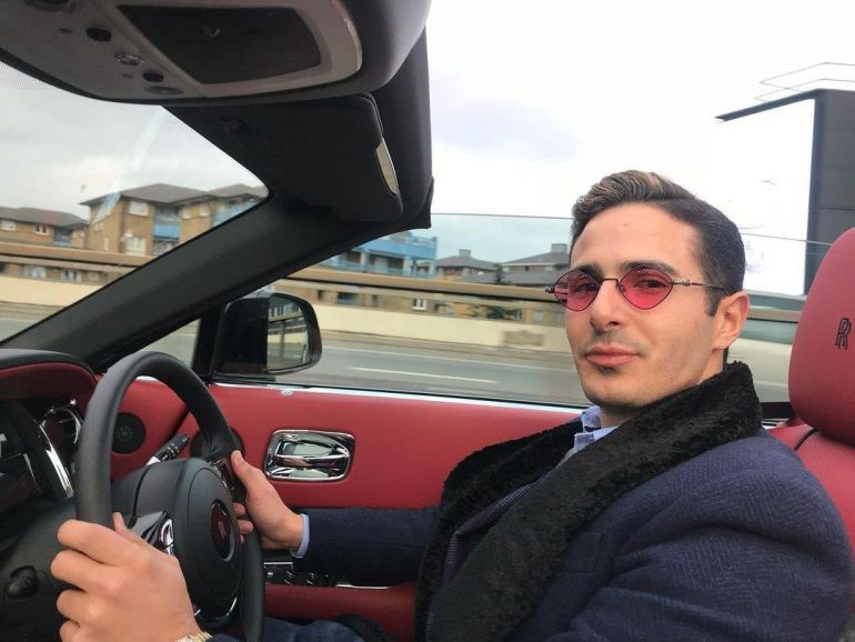 The Incredibly Lavish Lifestyle Of Netflix S Tinder Swindler Aka Simon Leviev The 31 Year Old