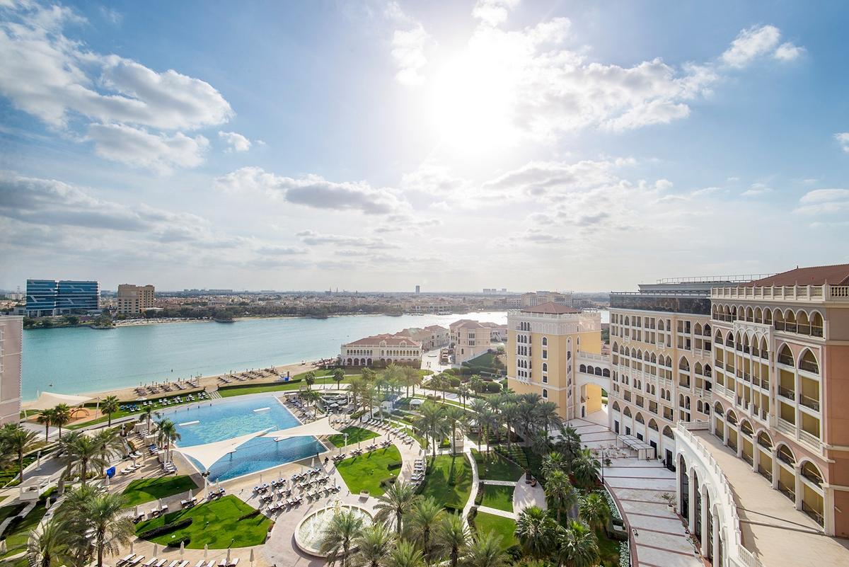 Review The Ritz Carlton Abu Dhabi Grand Canal An Ode To Grandiose Interiors And Superlative