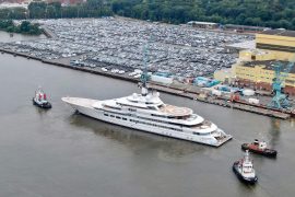 how much is joe lewis yacht