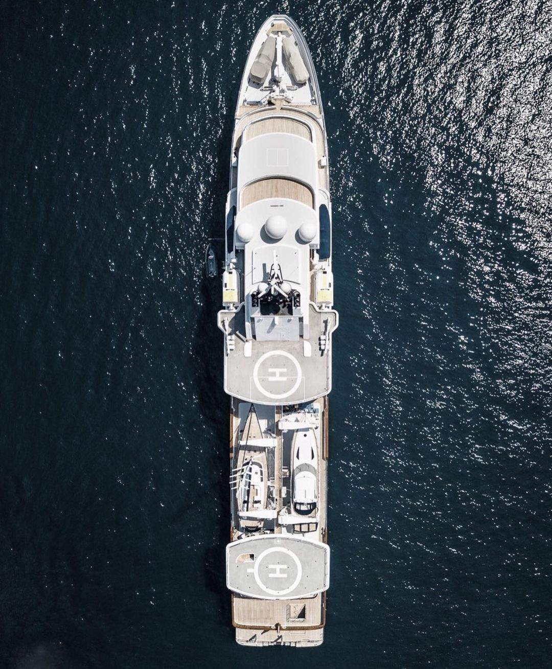 Roman Abramovich lost this $175 million superyacht to his billionaire ...