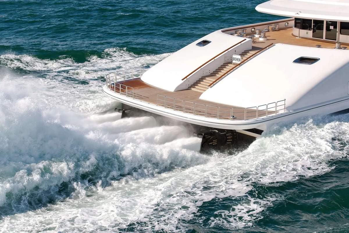 azzam yacht fuel consumption