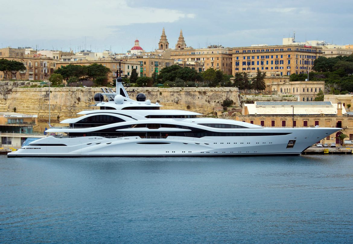 emir qatar yacht katara