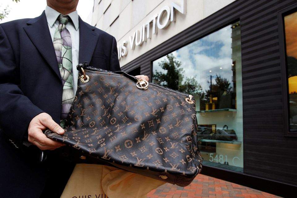 Fake Bag Allegedly Sold by Louis Vuitton Sales Associate in Real LV Store -  Customer Goes to Court! 