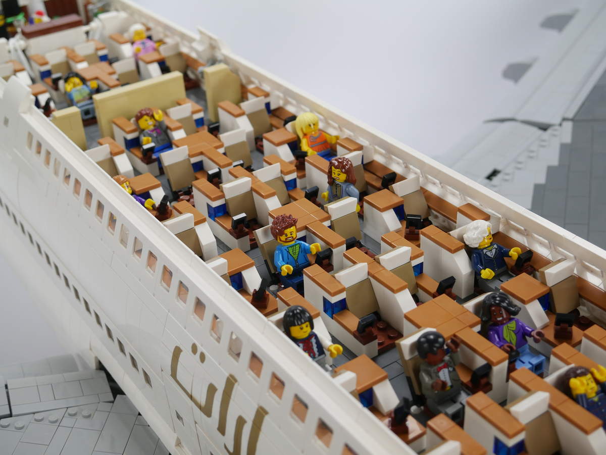 This ridiculously 40,000 piece Lego model of the Emirates A380 aircraft comes complete with an lounge and first-class suites. - Luxurylaunches