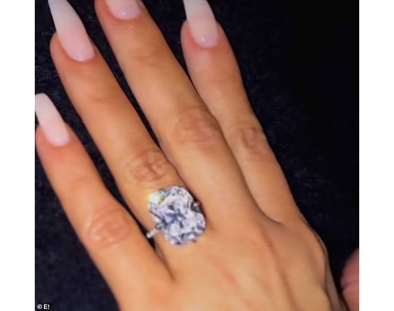 Kim kardashian hot sale robbed ring