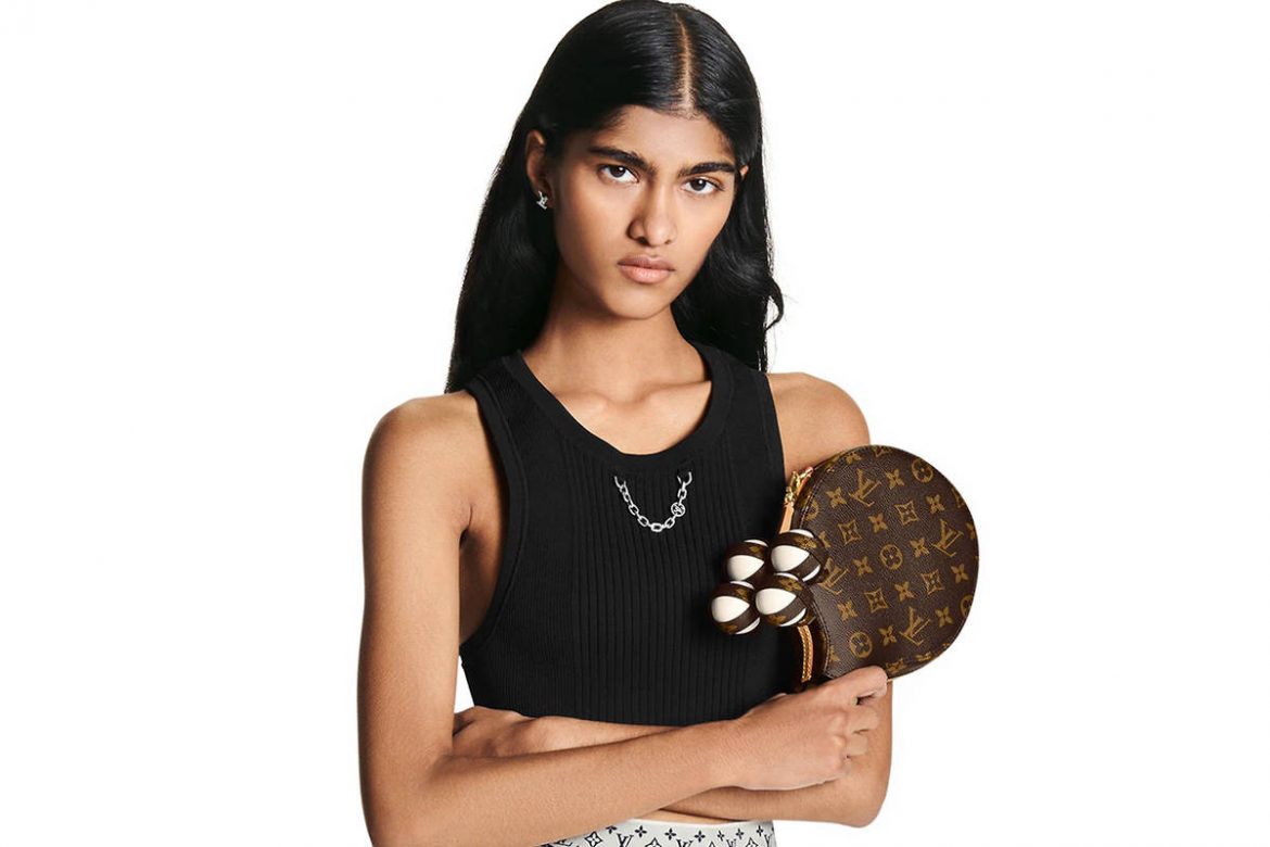 Louis Vuitton on X: Professional table-tennis paddles and balls, with an  exclusive #LouisVuitton Monogram case, make for the perfect sporty gift  this holiday season. Find them in store and at    /