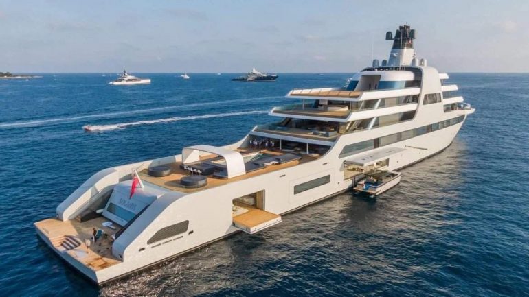 roman abramovich halo yacht