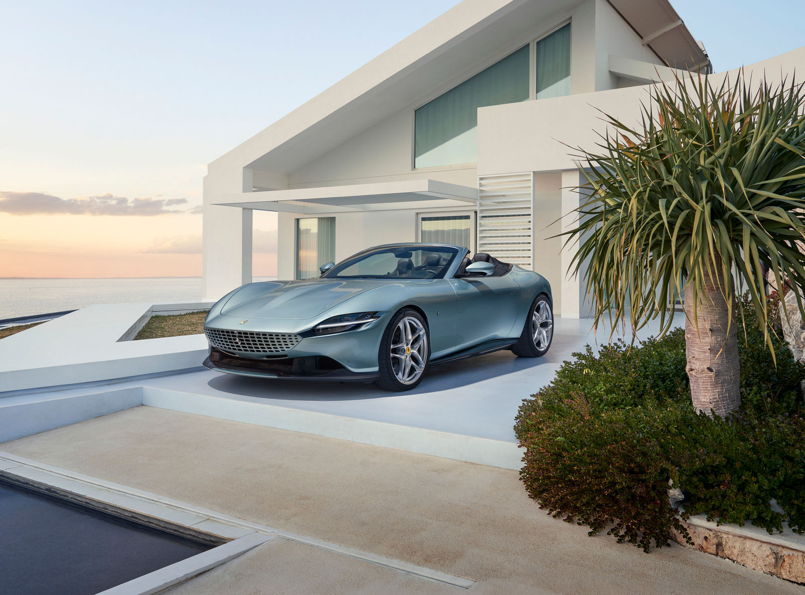 1Introducing the Ferrari Roma Spider - The Ultimate Blend of Style and Power!
