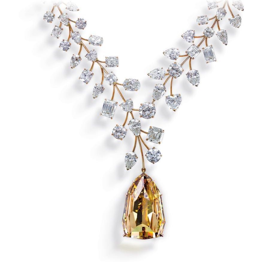 Pin by Hasnia Gambetta on MESSIKA | Emerald jewelry, Bridal gold jewellery,  Black diamond necklace
