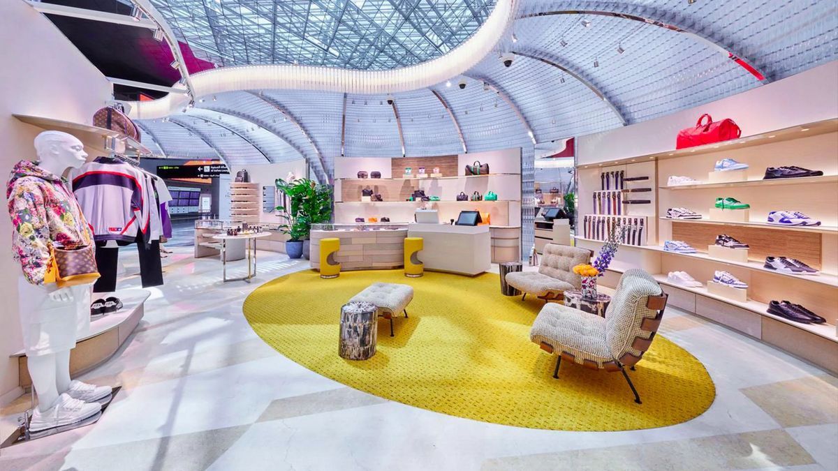 Que tal uma experiência de Luxo Aéreo com o elegante Doha Louis Vuitton  Lounge da Qatar Airways - Blog Ana Cláudia Thorpe