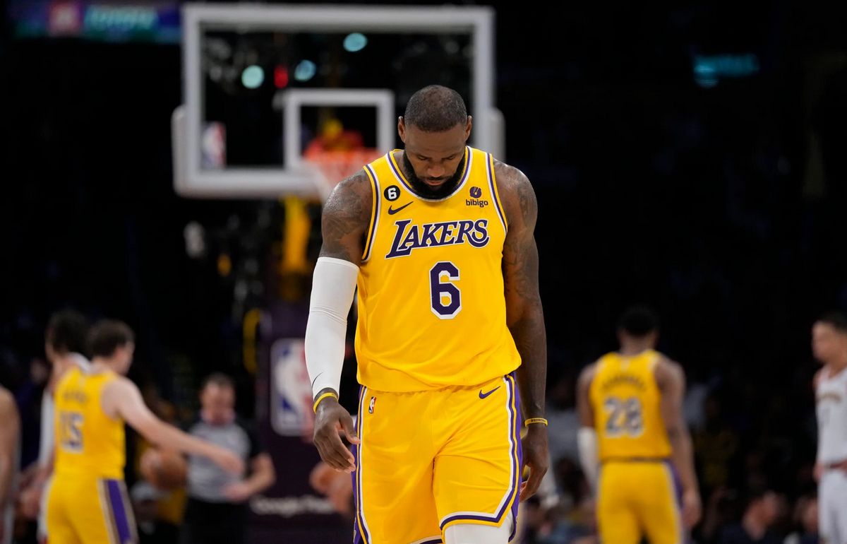 Celeb Watch Spotter - Basketball Player for LA Lakers; Lebron James was  spotted wearing the 18K Everose Gold Rolex Yachtmaster Factory Set With a  Diamond Pave Dial on a Rolex's OysterFlex Strap.