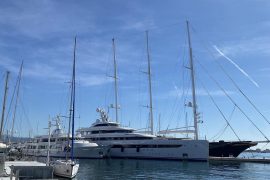 who owns 1 billion dollar yacht
