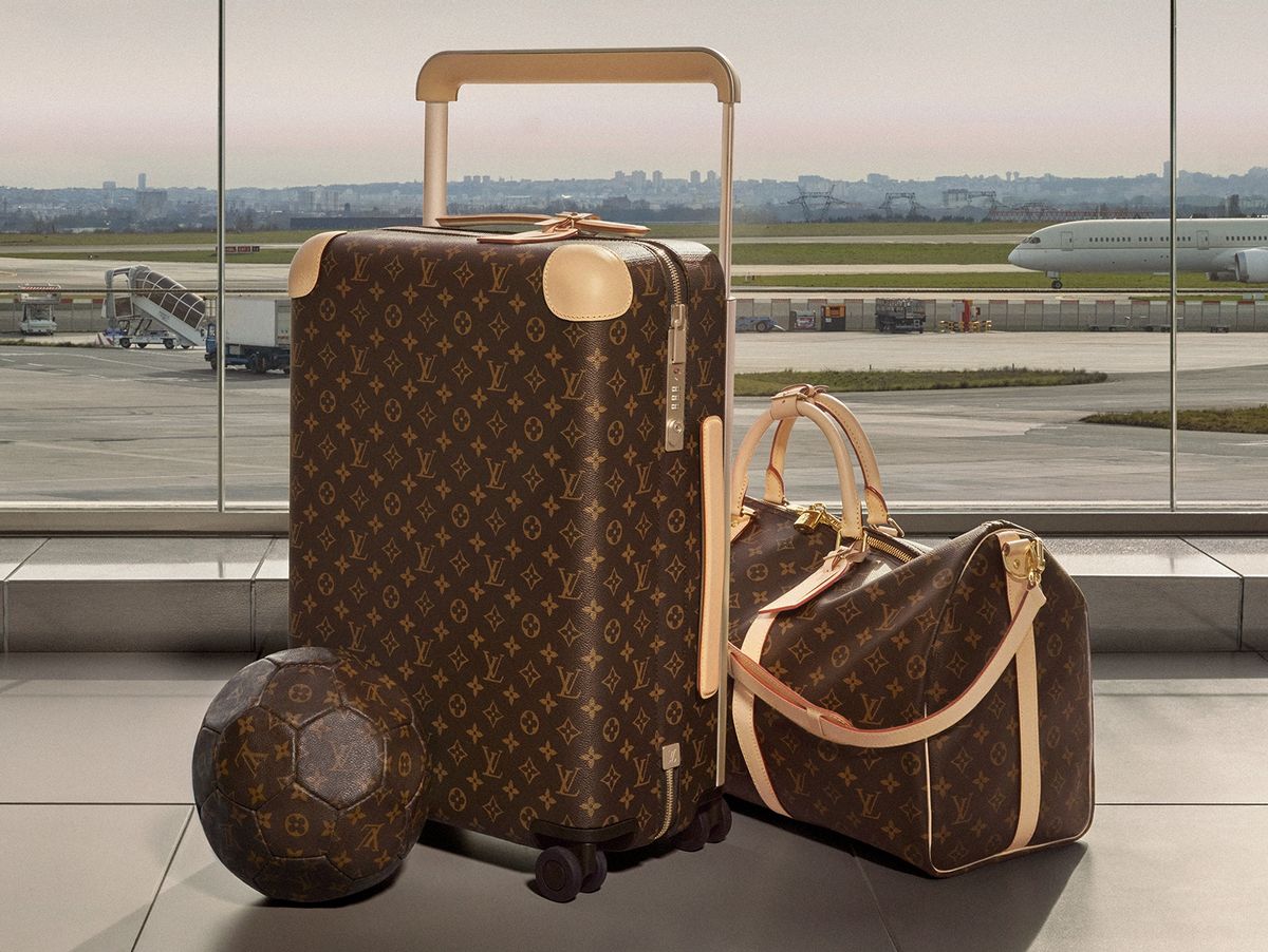 airport louis vuitton luggage