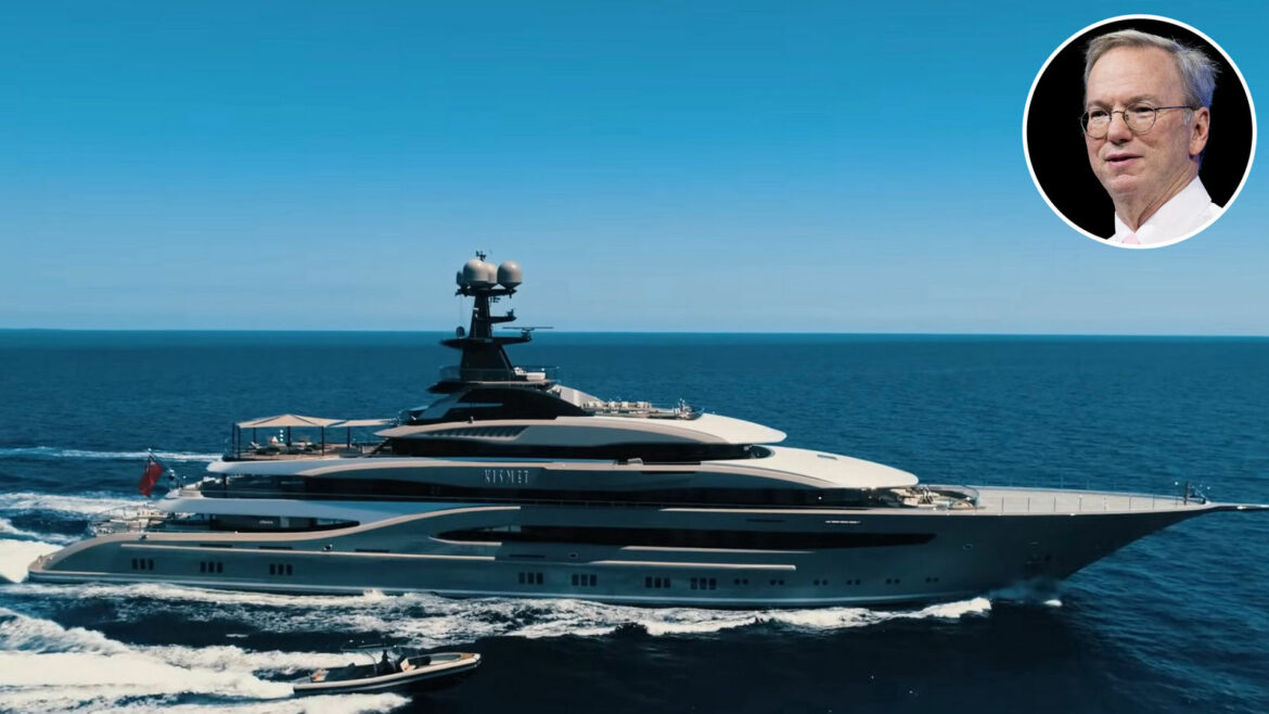 How Billionaires Spend New Year's Eve: on Superyachts in the Caribbean