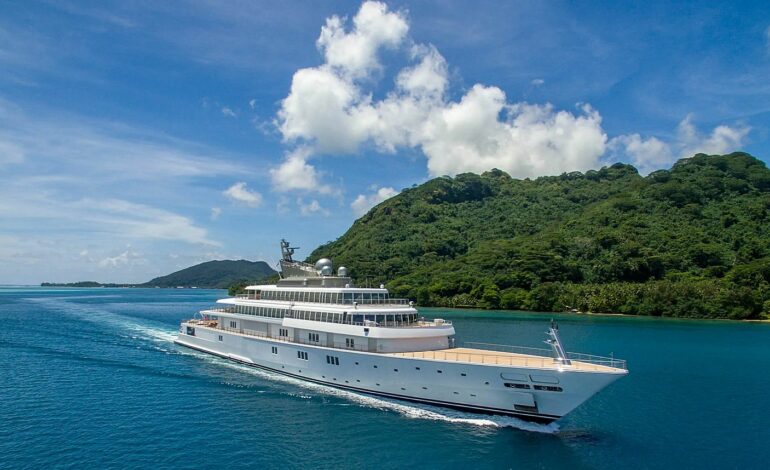 As 2023 comes to an end, billionaires are flocking to St. Barth's with ...