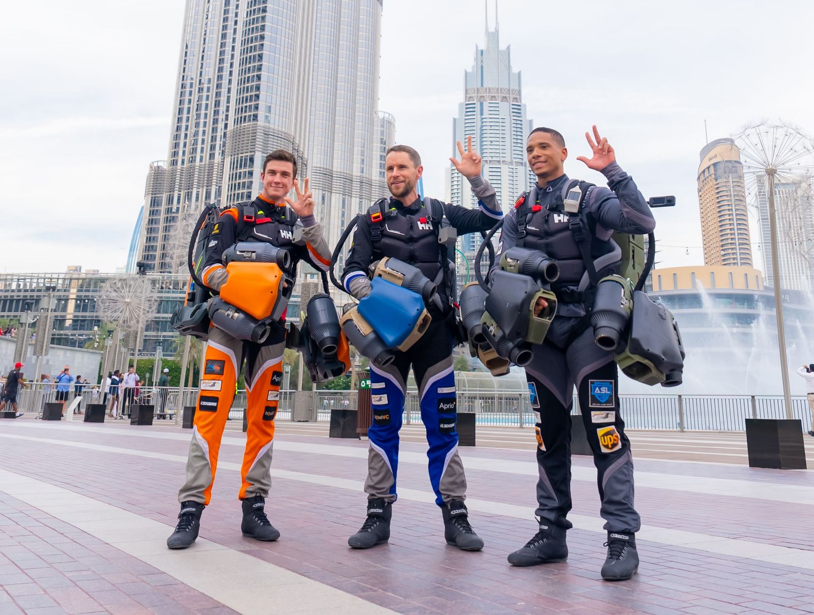 Forget Formula 1; the glitzy emirate of Dubai is hosting the world's first  jet suit race next month. Competitors strapped with jets will battle it out  in the skies. - Luxurylaunches
