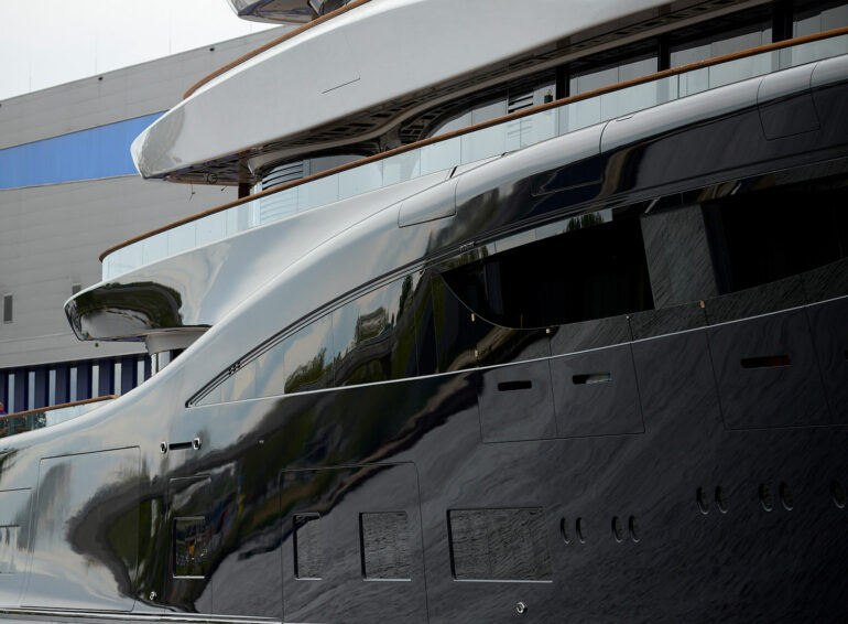 how much is bill gates yacht