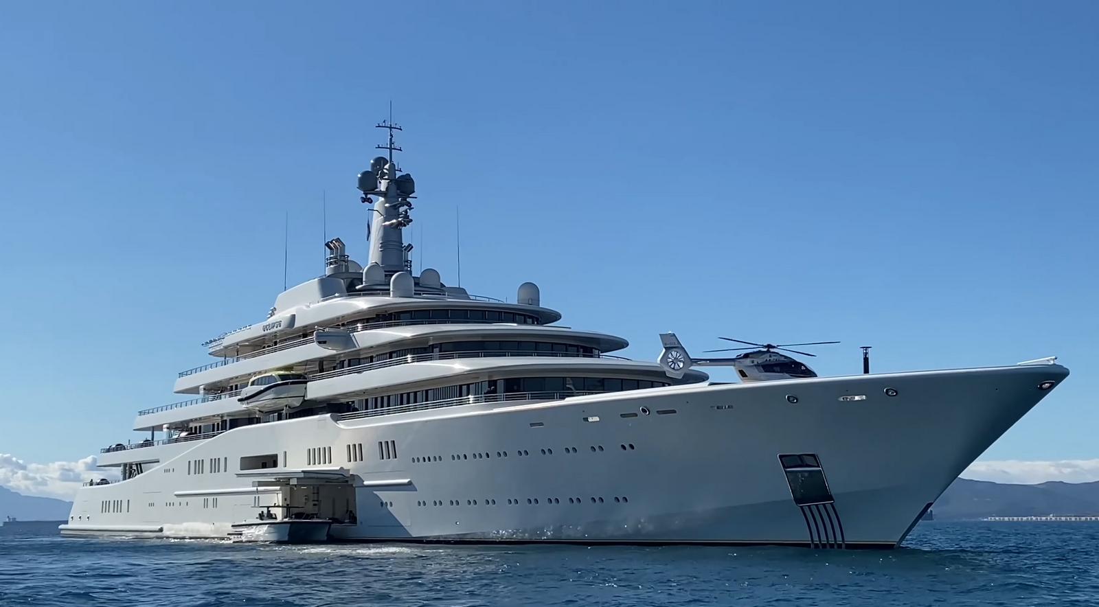 luxurylaunches.com