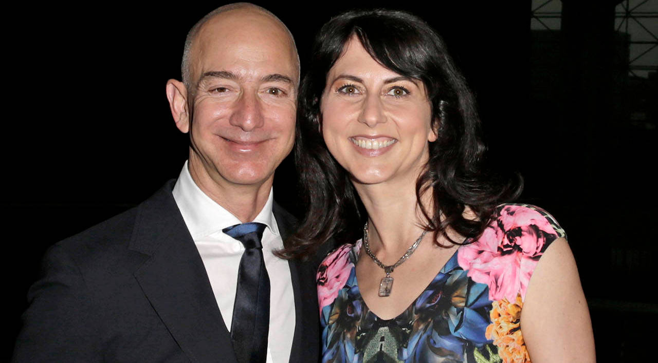 Bezos gave 400 million Amazon shares to MacKenzie Scott as part of