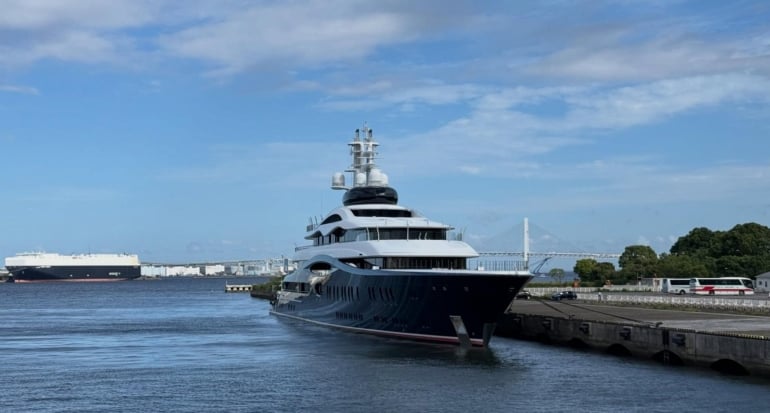 Mark Zuckerberg yacht in Yokohama