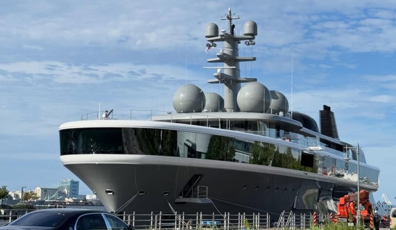 Mark Zuckerberg yacht in Yokohama