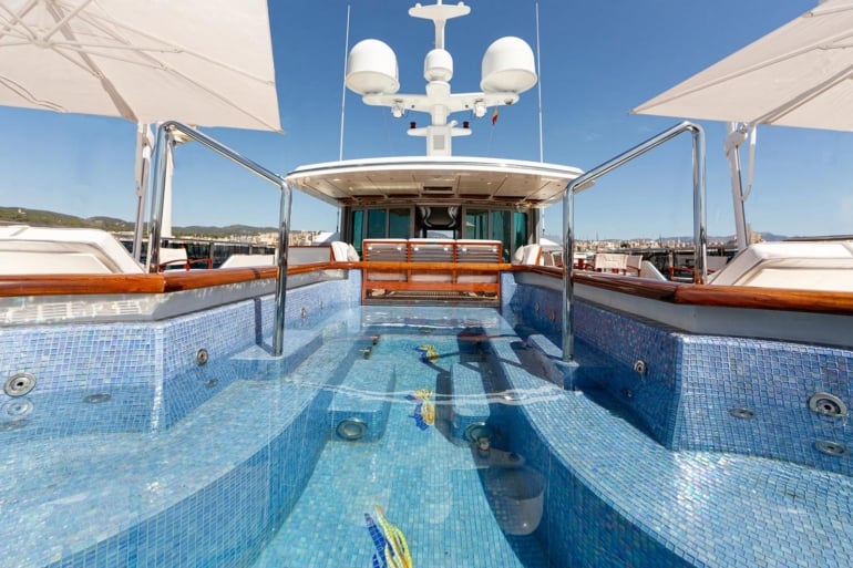Queen Mavia superyacht