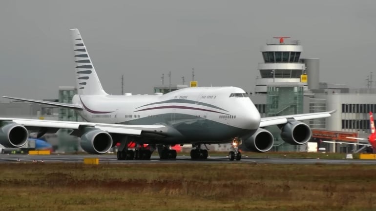 nicki minaj on qatar 747